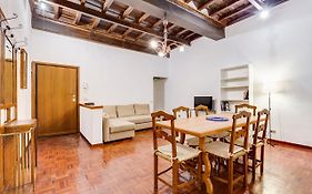 Spanish Steps Spacious Apartment